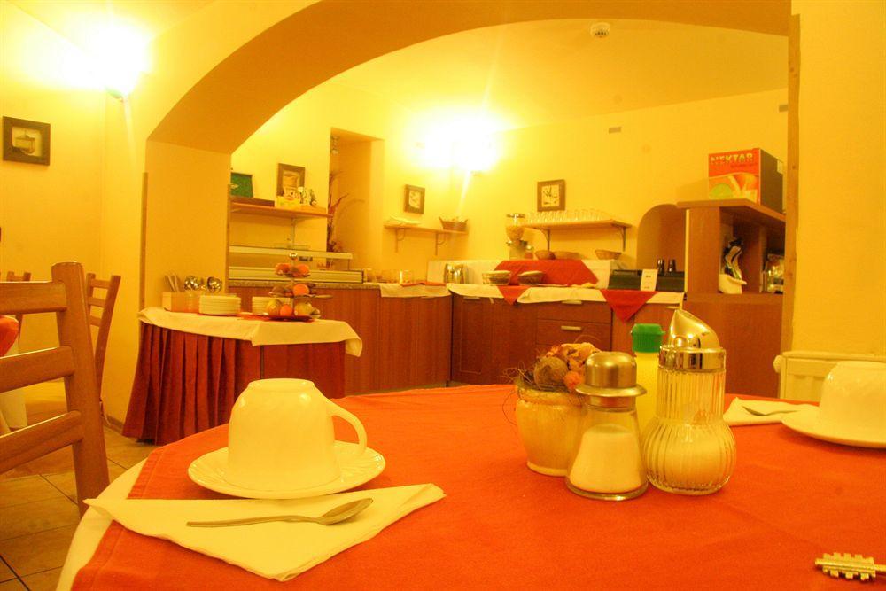 Central Hotel Tiepolo Praag Buitenkant foto