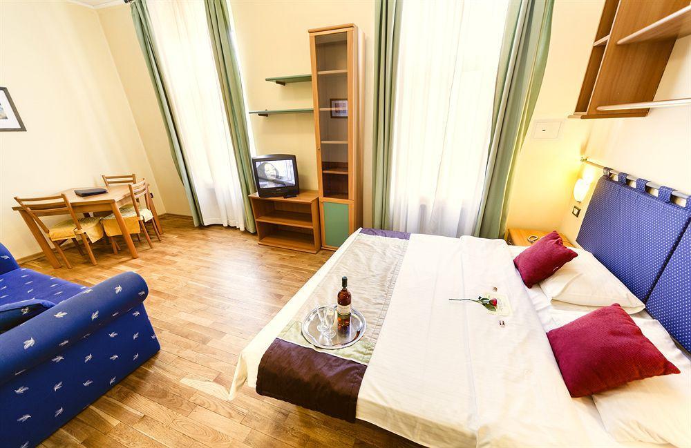 Central Hotel Tiepolo Praag Buitenkant foto