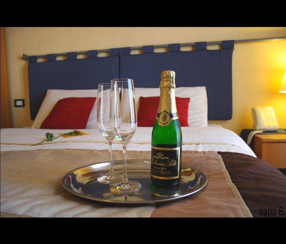 Central Hotel Tiepolo Praag Buitenkant foto
